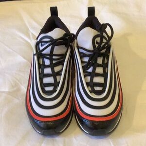 Nike Air Max 270 with 🍊 orange stripe